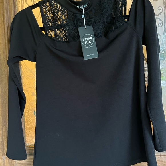 Urban Mix off the shoulder black s/m top - Picture 2 of 5